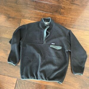 Patagonia black Fleece Pullover. Excellent condition.